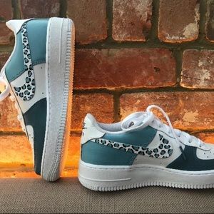 Women We Run Nike Shoes on Poshmark Women We Run Nike Shoes on Poshmark